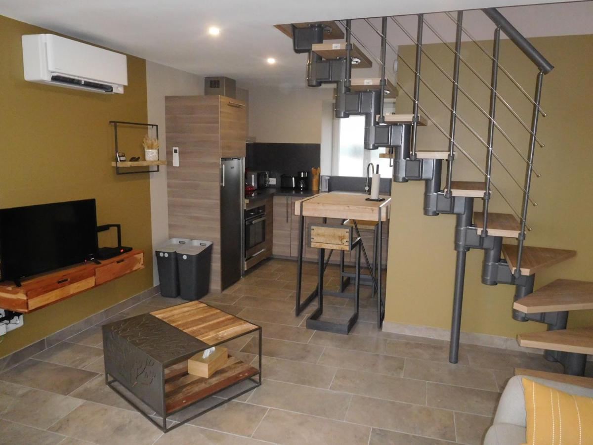 Maison de charme avec jacuzzi, nature préservée et équipements pour bébé, 4 étoiles, proche forêt. - FR-1-611-70 - Housity