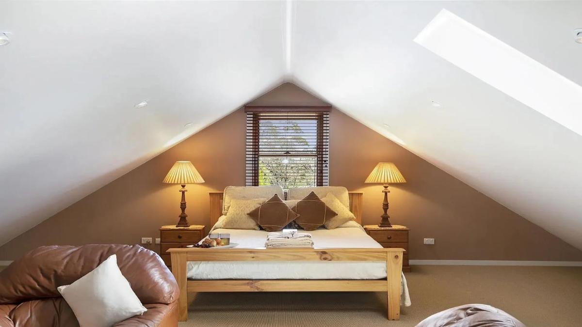 Old Mansfield Loft - Housity