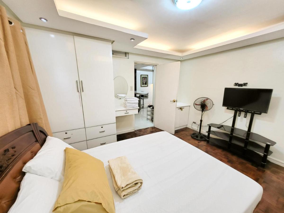 Golden Queen Suites - Housity