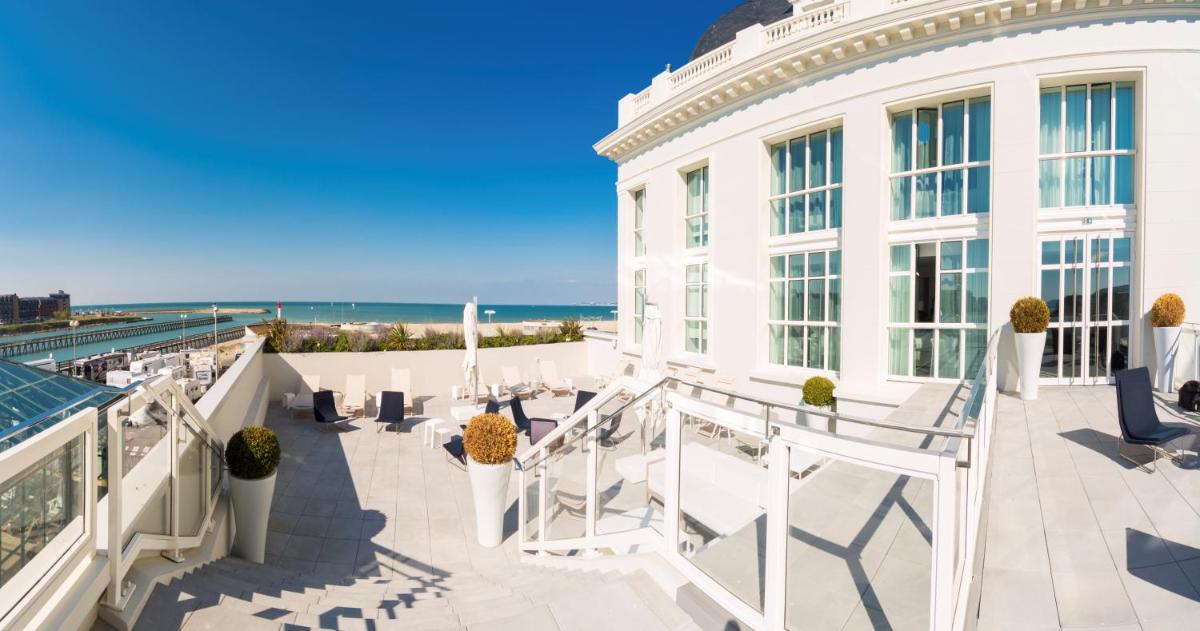 Vue générale sur la mer ou vue sur la mer prise depuis l'hôtel
