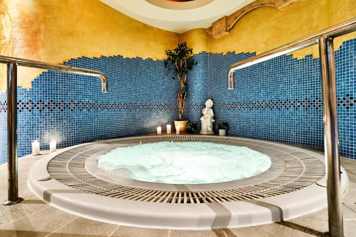 Hotel Stara Poczta - Housity