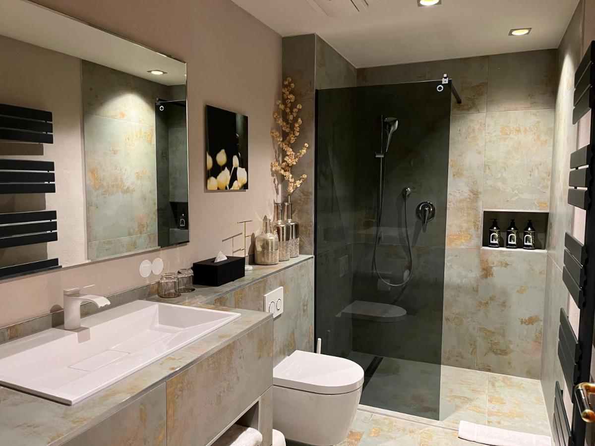 DAS SCHLOSSBERG - Boutique Hotel im Park- Nahe der Therme - Housity