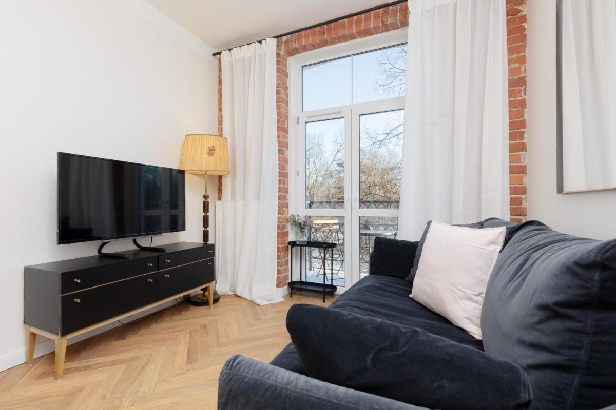 Warsaw Pruszków Park View Comfortable Apartments by Noclegi Renters - Hizvo