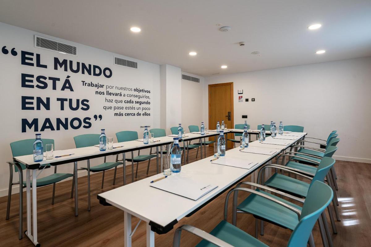 Zona business o sala de conferencias en THB Felip - Adults Only