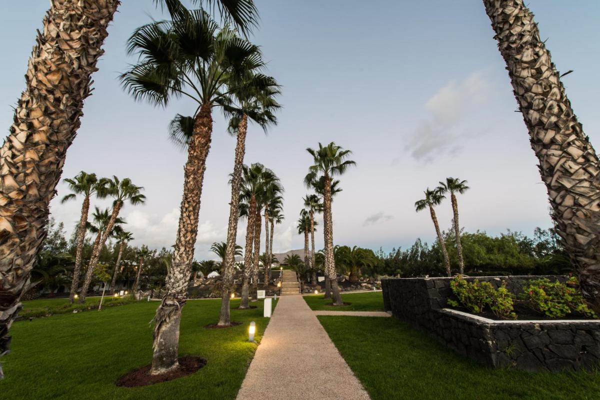 Jardín al aire libre en THB Tropical Island
