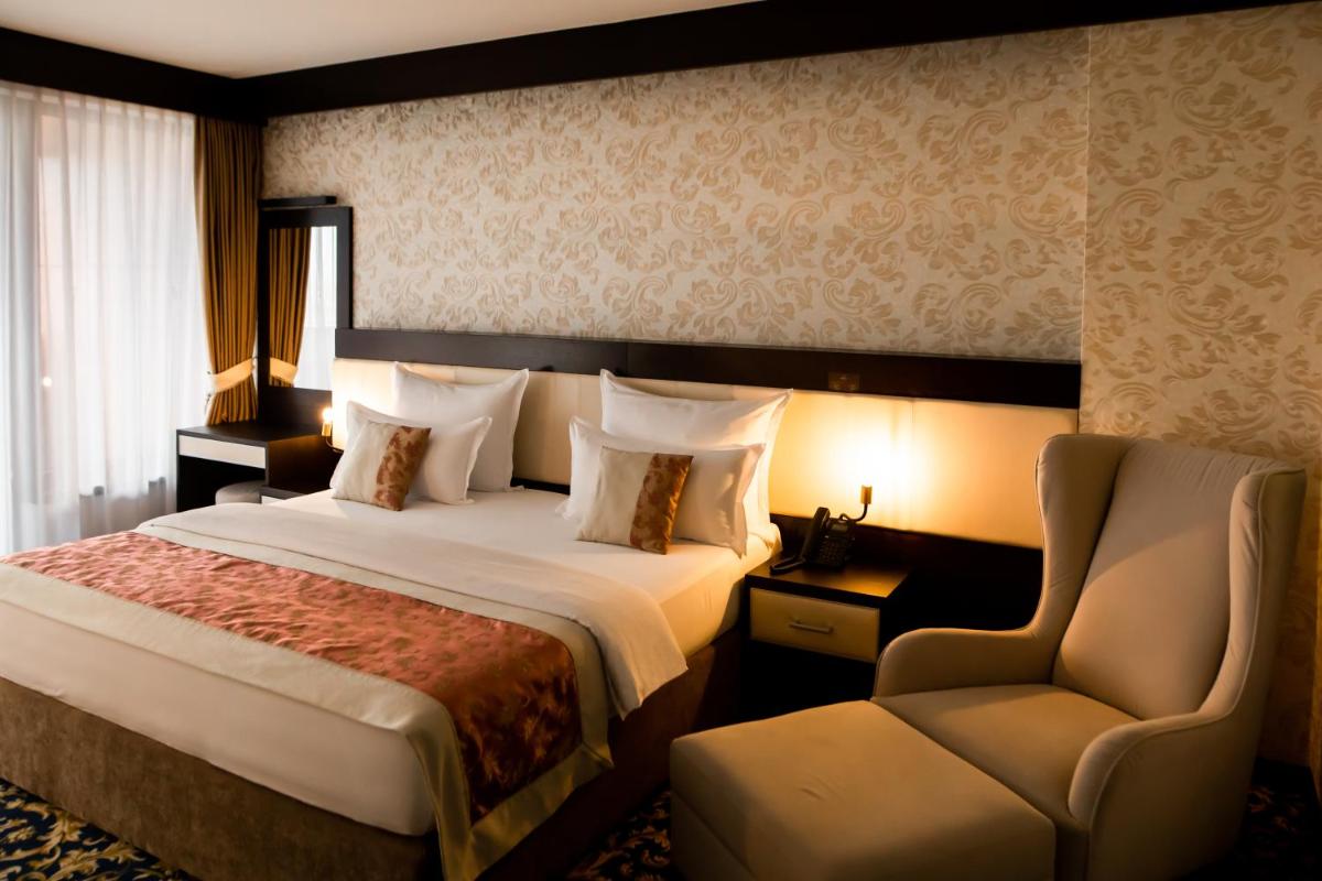 Suitetrails - Malak Regency Hotel