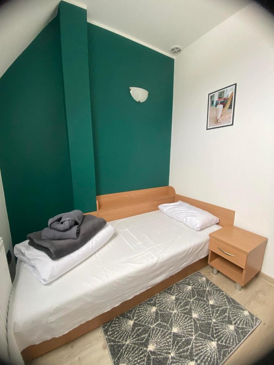 HOTEL MILO - Noclegi Bartoszyce - Housity