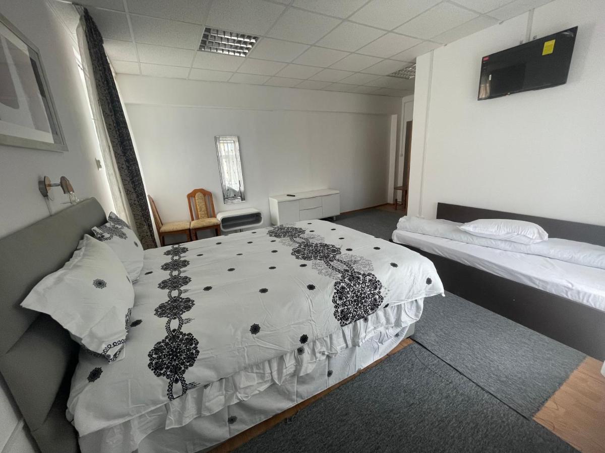 Complex garsoniere. Studio Rentals - Housity