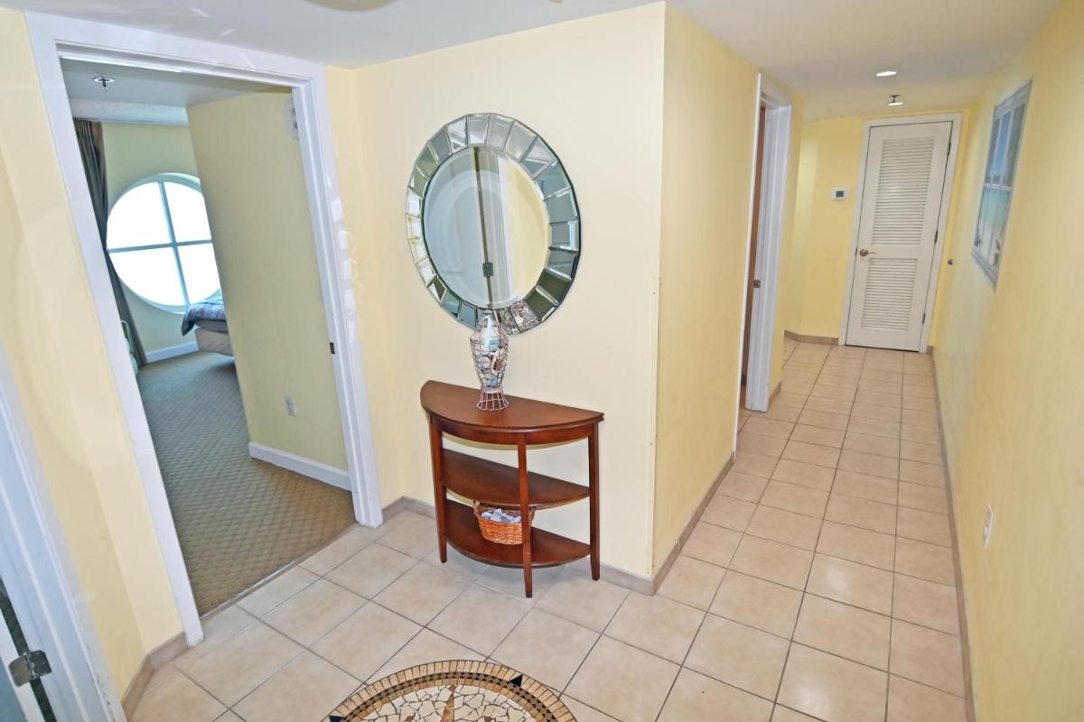 Oceanfront 3BR Seaside Resort 1403, Shop, Dine, Enjoy - Housity