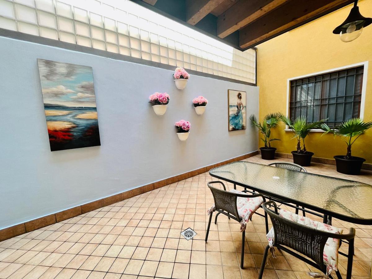 Romantic Central Apartment on Garda Lake Private Parking Terrace and AC - Hizvo