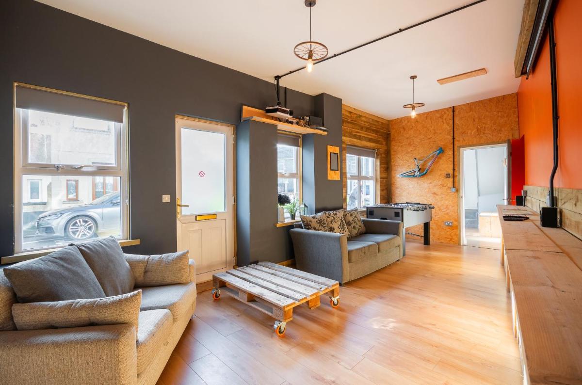 Riverside by Afan Valley Escapes - Housity