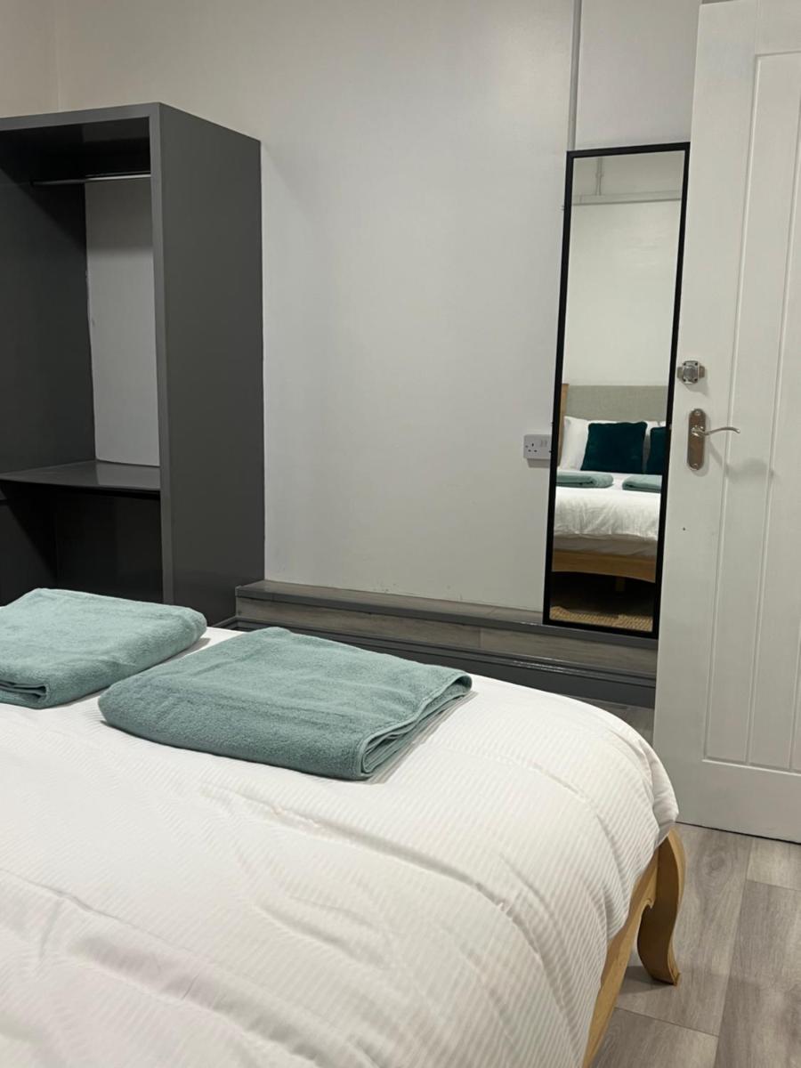 En-suite room - Housity