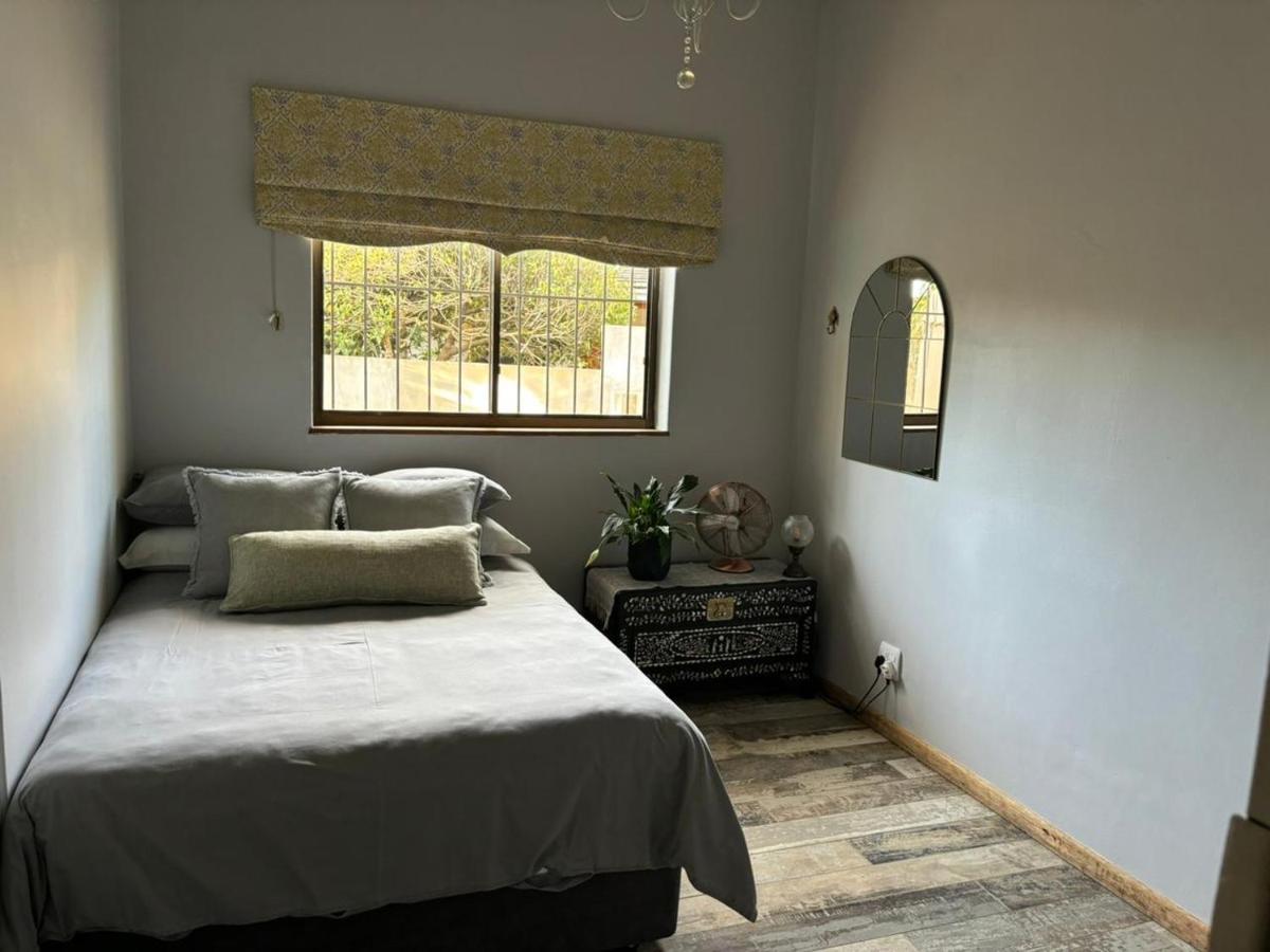 Stellenhaus Guest Cottage - Housity