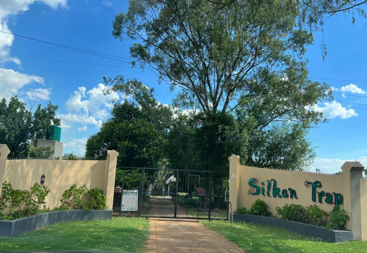 Suitetrails - Silken Trap Guest House