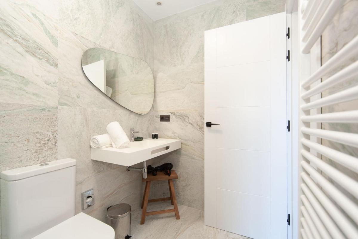 Un baño de Duruelo Mountain Suites