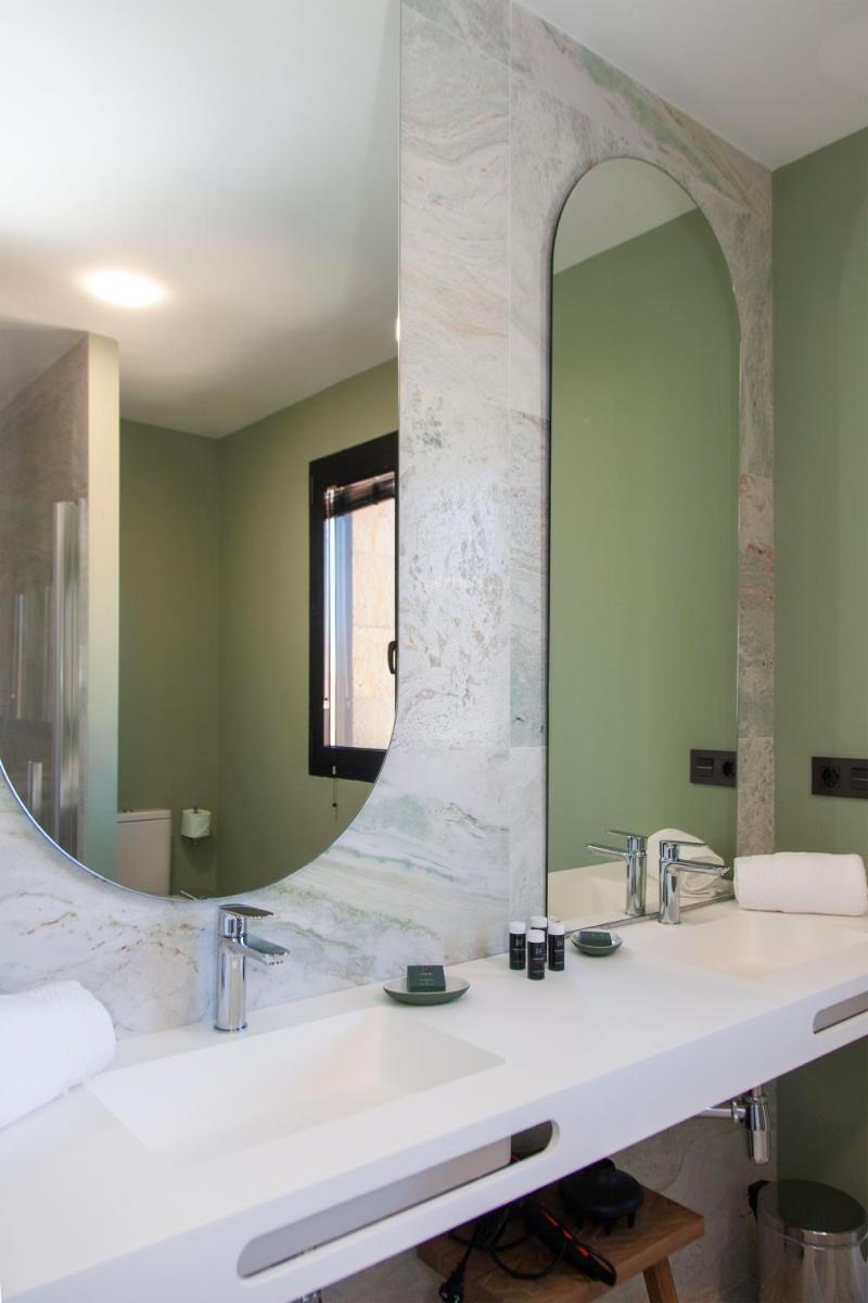 Un baño de Duruelo Mountain Suites