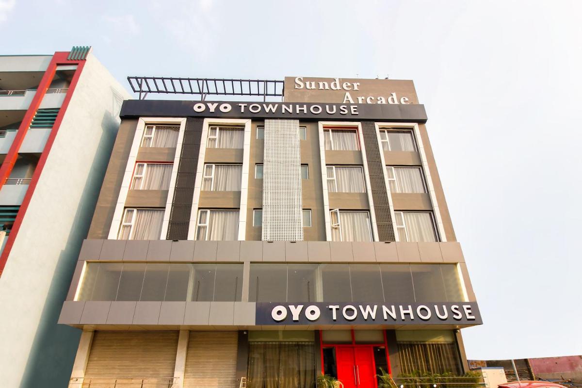 Super Townhouse Moosapet formerly RCC - Housity