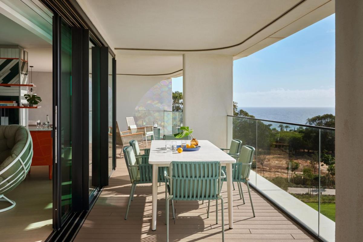 Uma varanda ou terraço em W Residences Algarve