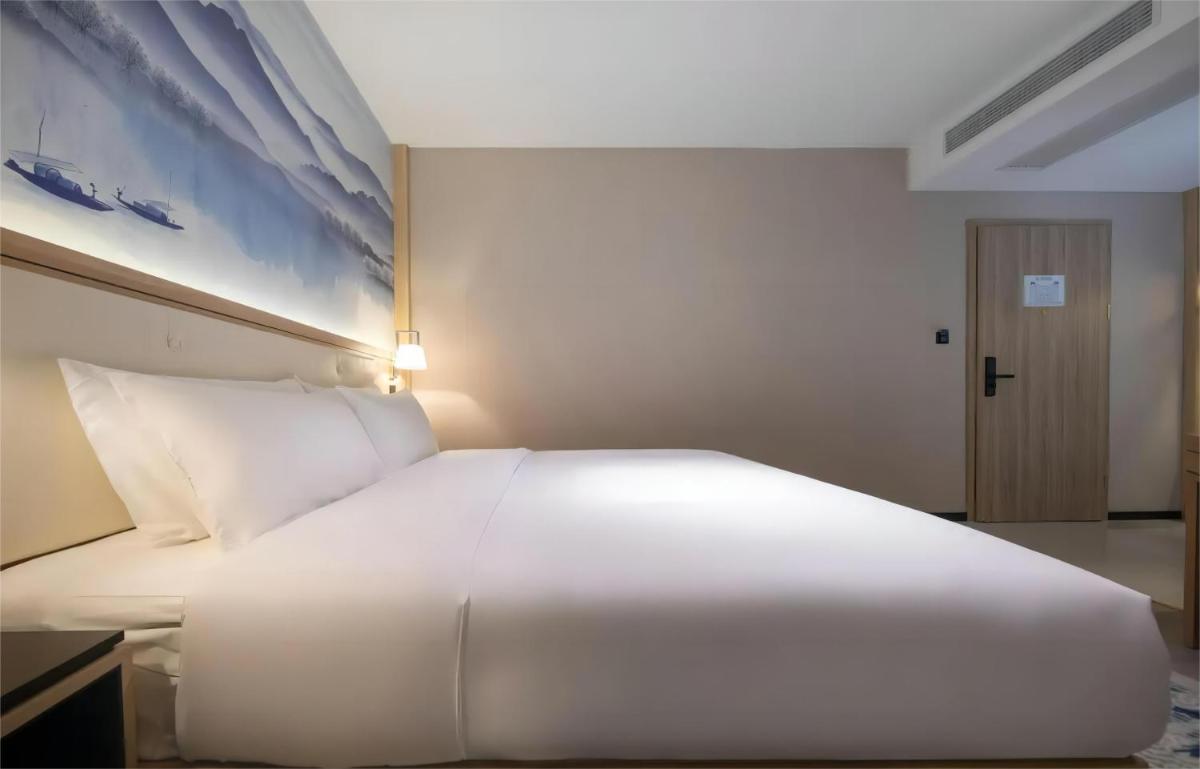 Ausotel by Argyle Baiyun International Airport Renhe Metro Exit B - Housity