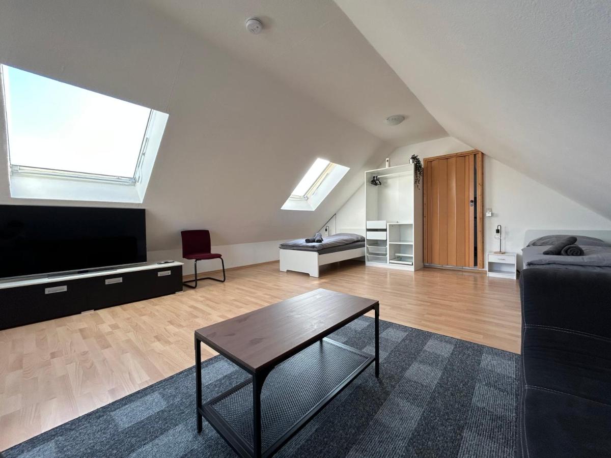 Parkplätze, Einzelbetten, 2 Balkone, fast Wi-Fi 100 Mbit, Homeoffice, Aufzug, lichtdurchflutet, Panoramablick - Housity