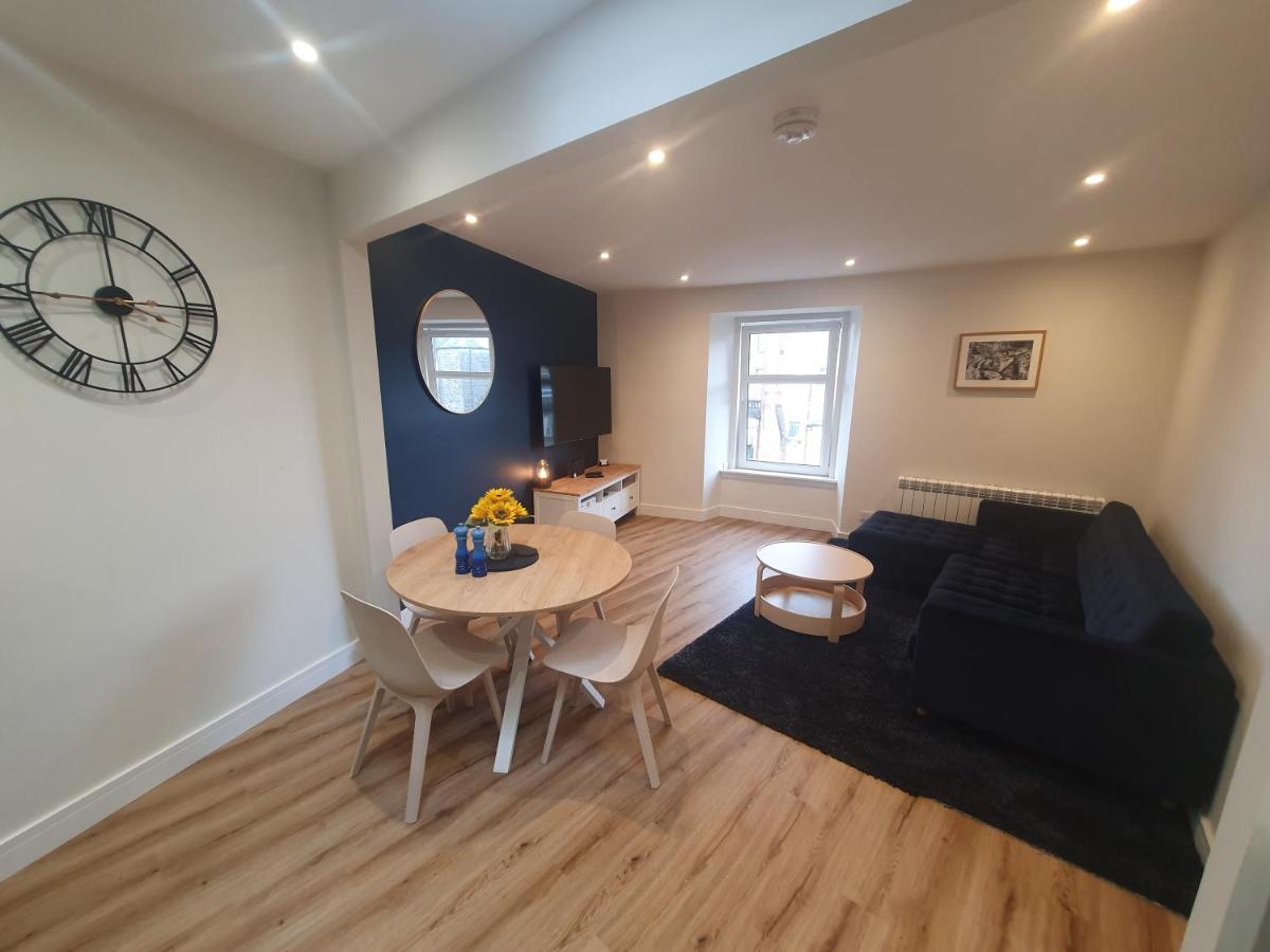 The Creek-Stone Den - Housity