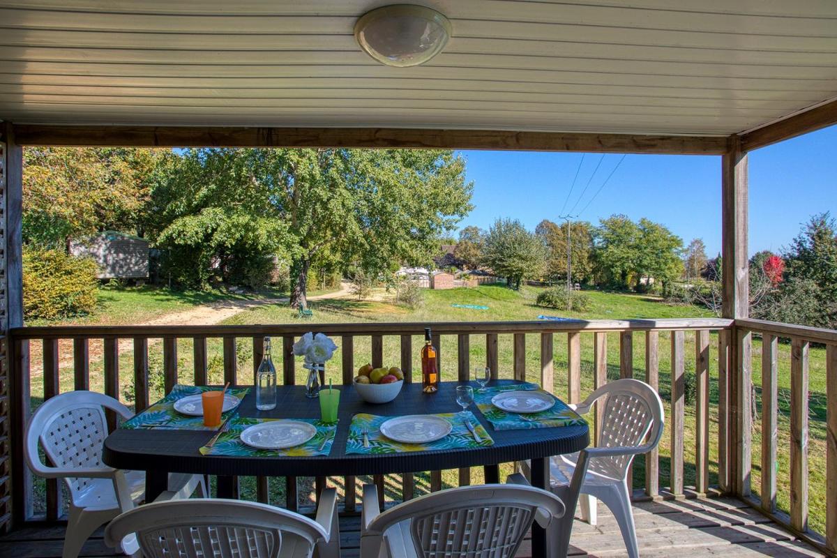 Camping Brin d'Amour - Housity