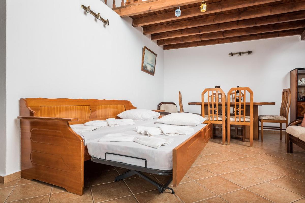 Suitetrails - Holiday house with sea view and private garden
