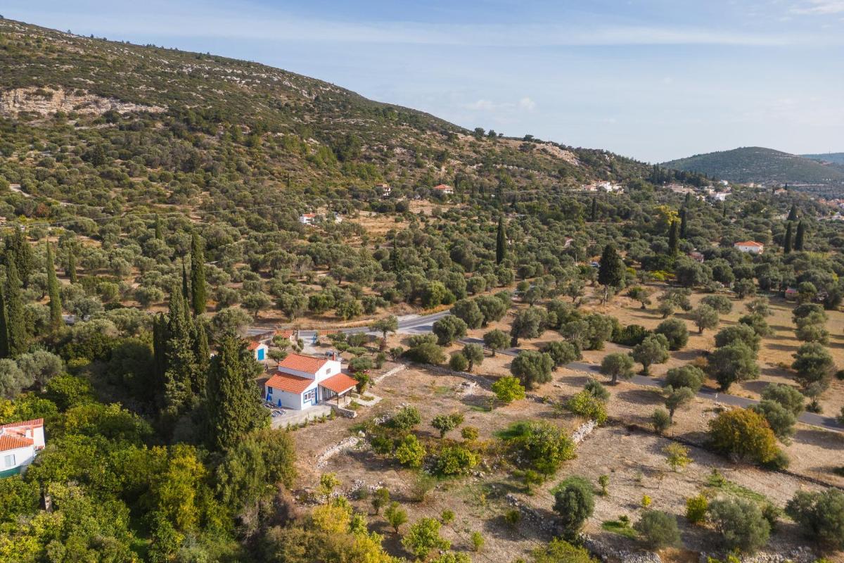 Holiday house with sea view and private garden - Housity