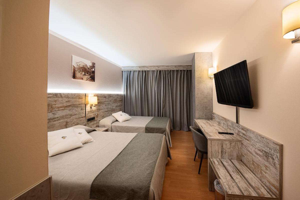 Hotel Palau de Girona - Housity