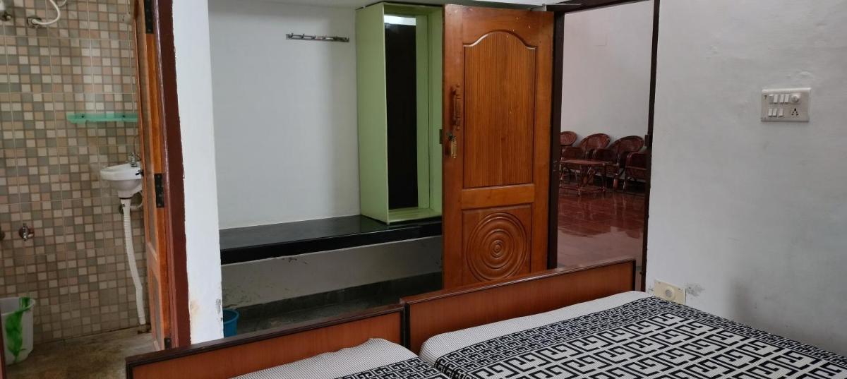 RAJA PALACE RESORT & MiNi Hotel - Housity
