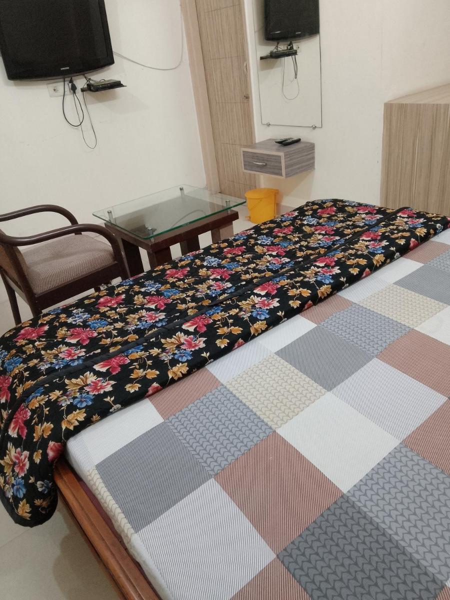 The Royal Elite Guest House - Housity