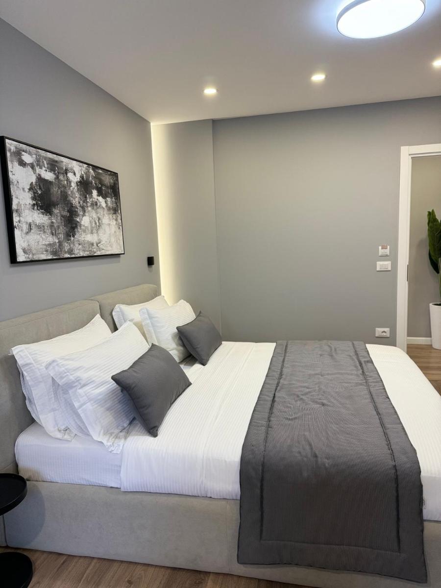 L’Hotel Tirana - Housity