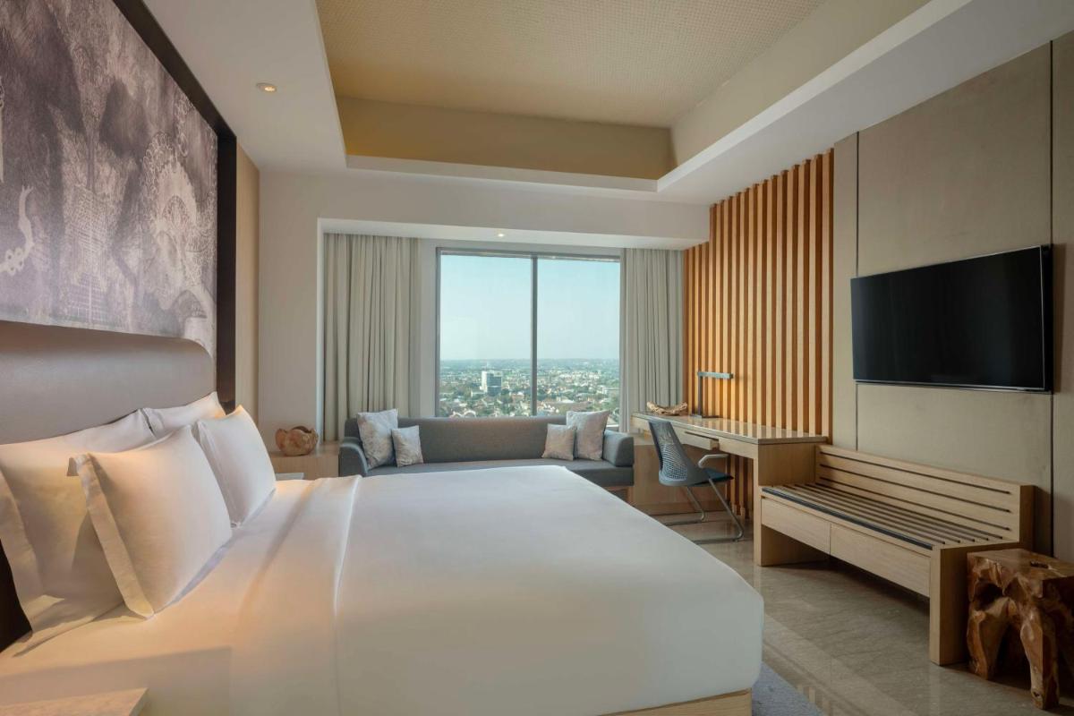 Alila Solo - Housity