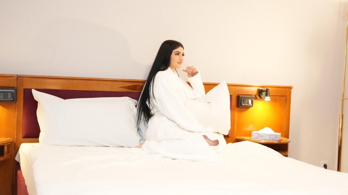 SN Hotel and Restaurant - Housity