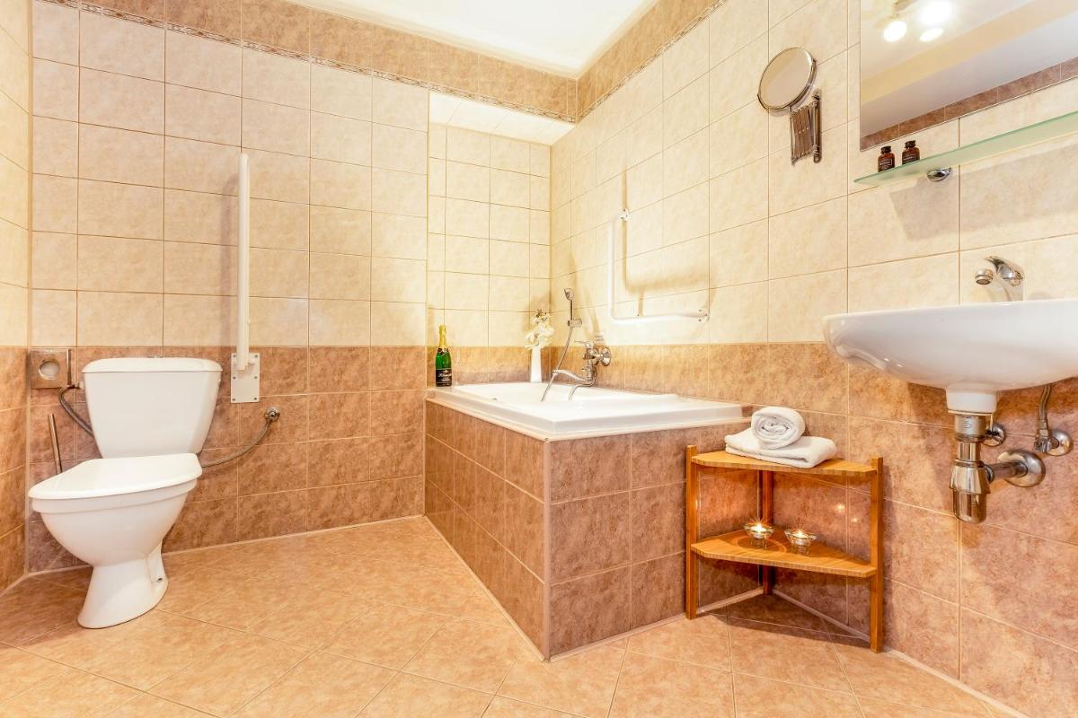 Hotel Panská - Housity