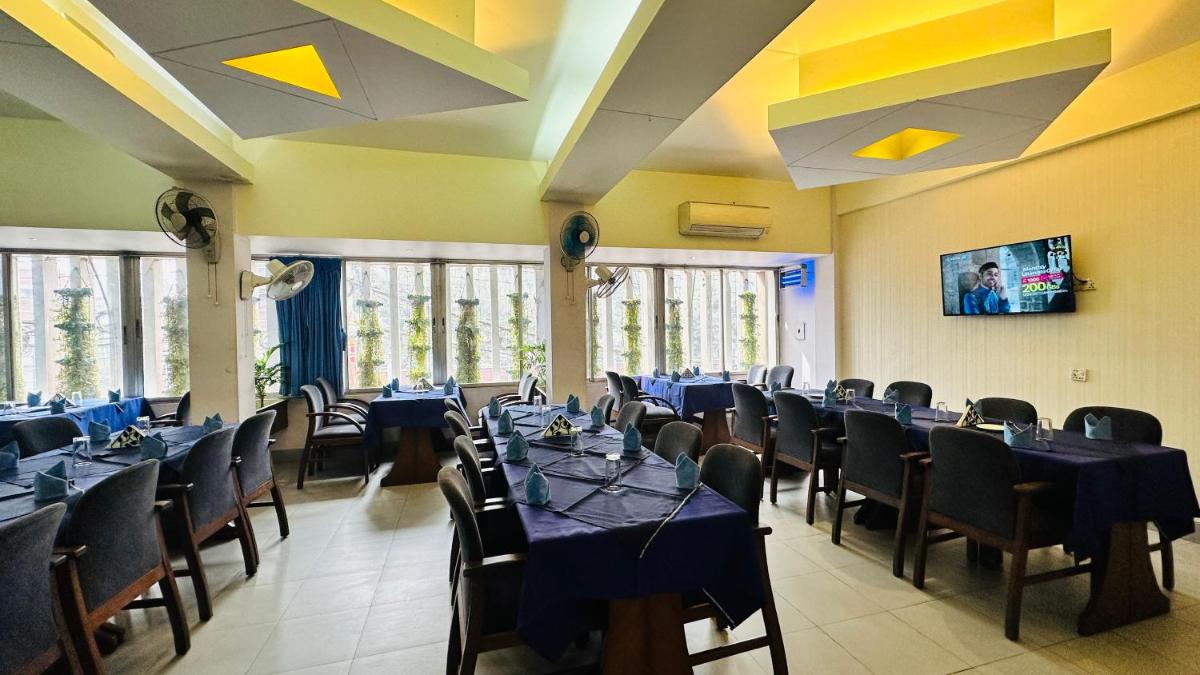 Suitetrails - Hotel Ashrafee & Restaurant