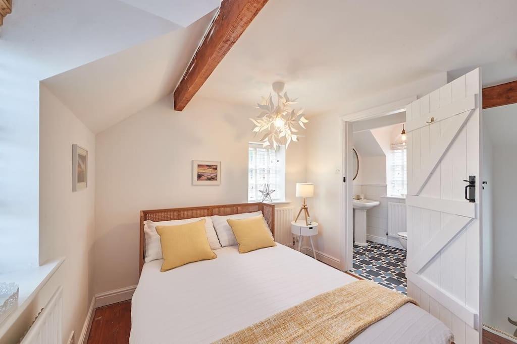 Abbey View Cottage - Housity