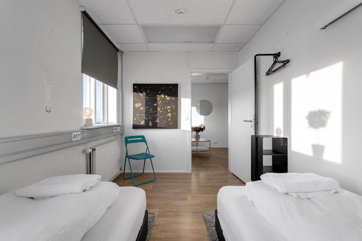 Bank Guesthouse by KEF Airport - Housity