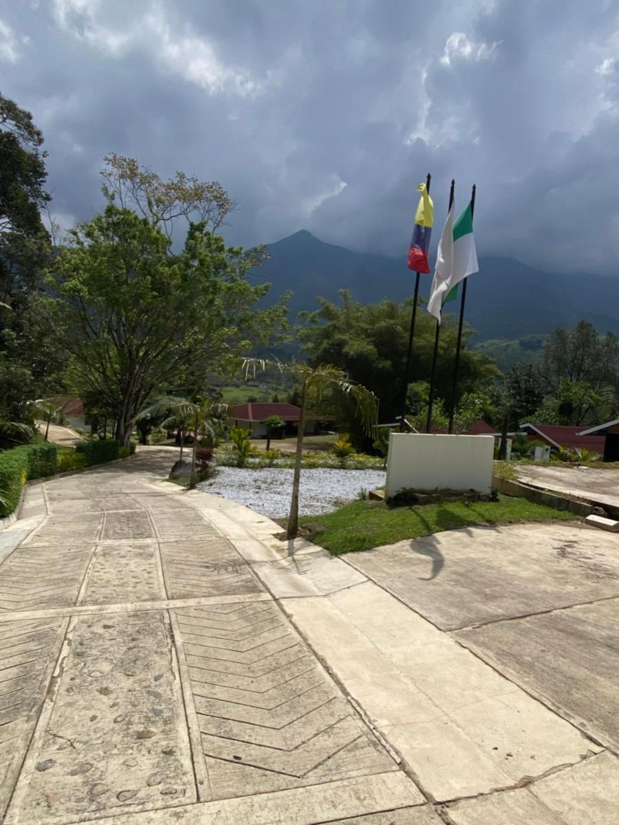 CRISTALES DEL RIO RESORT - Housity