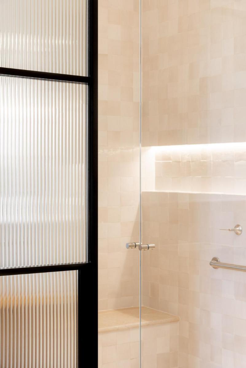 Salle de bains dans l'établissement Le Couvent des Minimes, un Hôtel & Spa L'Occitane en Provence