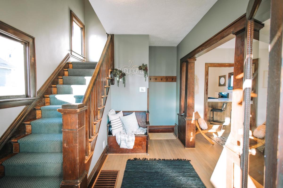 The Craftsman House - 3 min to DT & Falls Park - Housity