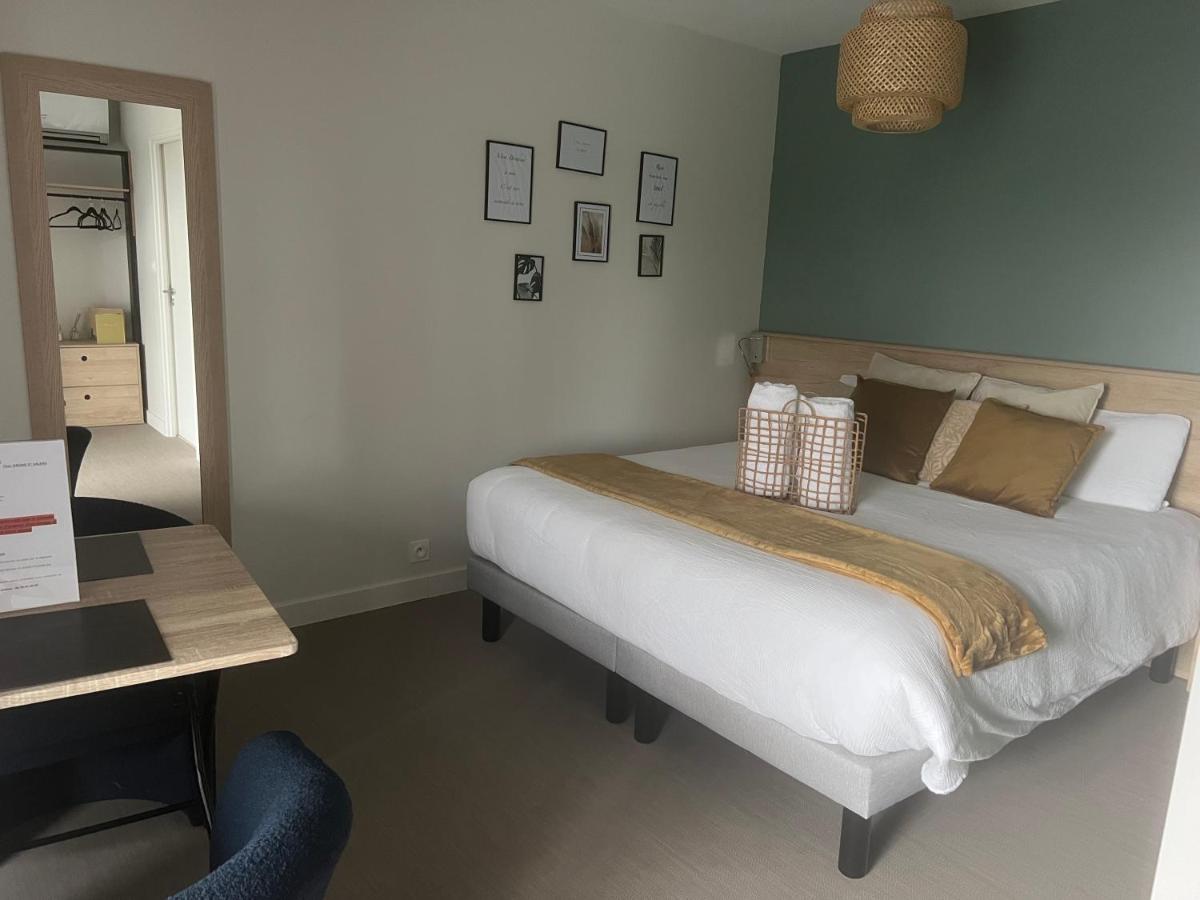 Chambre privatisée L’Ermitage vue sur la mayenne - Housity