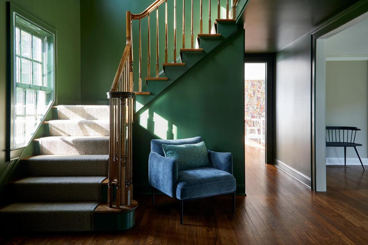 The Kent Collection - The Firefly Inn - Housity