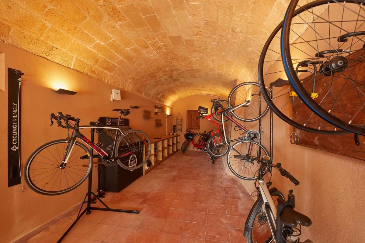 Montar en bicicleta en Zoetry Mallorca Wellness & Spa o alrededores