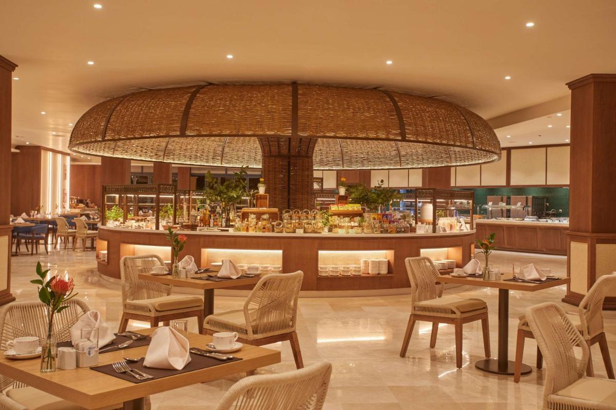 Bebidas en Secrets Bahía Real Resort & Spa Adults only