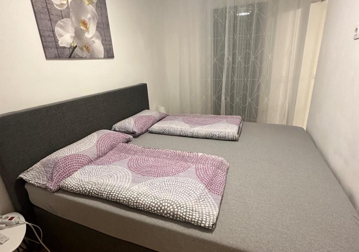 Cozy two-room apartment near VIC - Housity