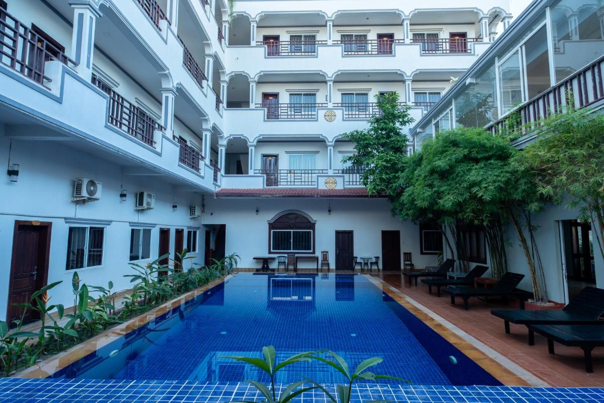 Golden Bakong Boutique - Housity