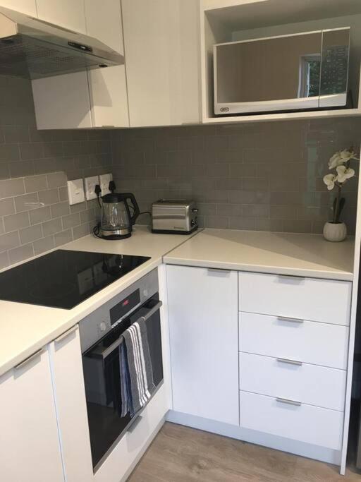 Lovely studio apartment in Pinelands, Cape Town - Hizvo