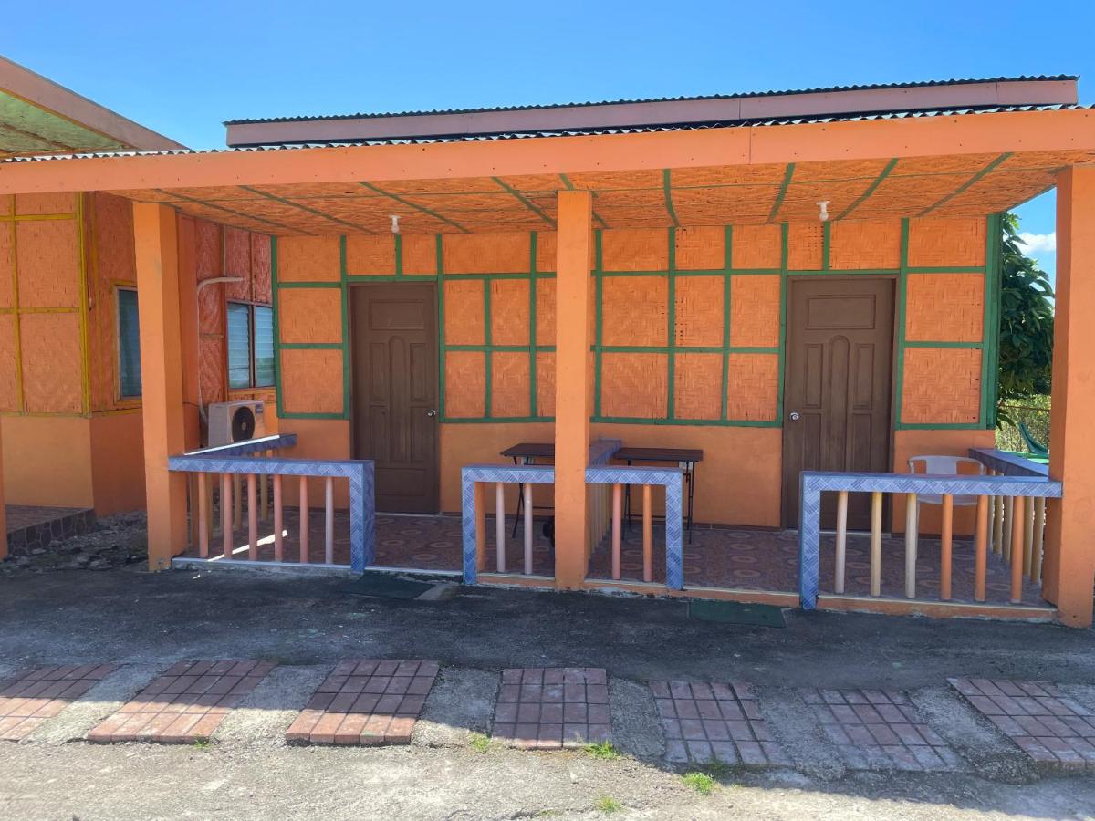 Rainbow Beach Bar & Resort - Housity