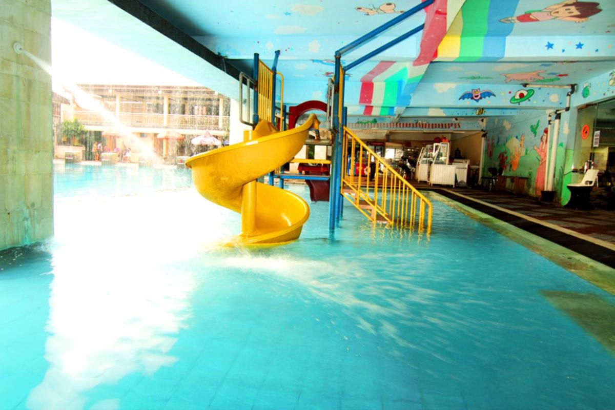 Nirmala Hotel & Convention Centre - Housity